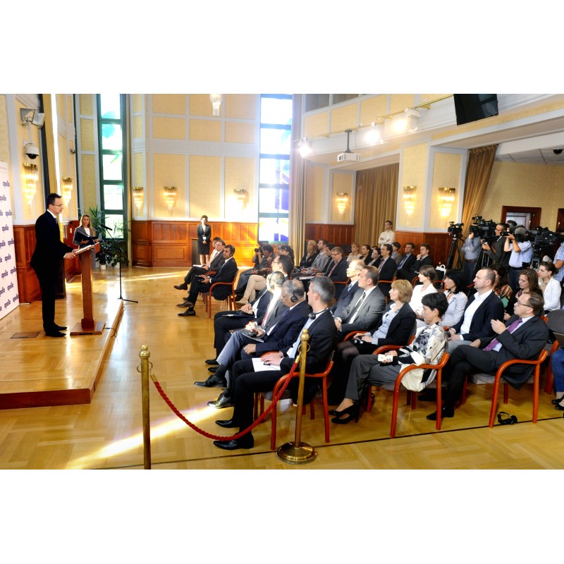 Az Apollo Tyres magyarországi piacra lépésének kommunikációja 200