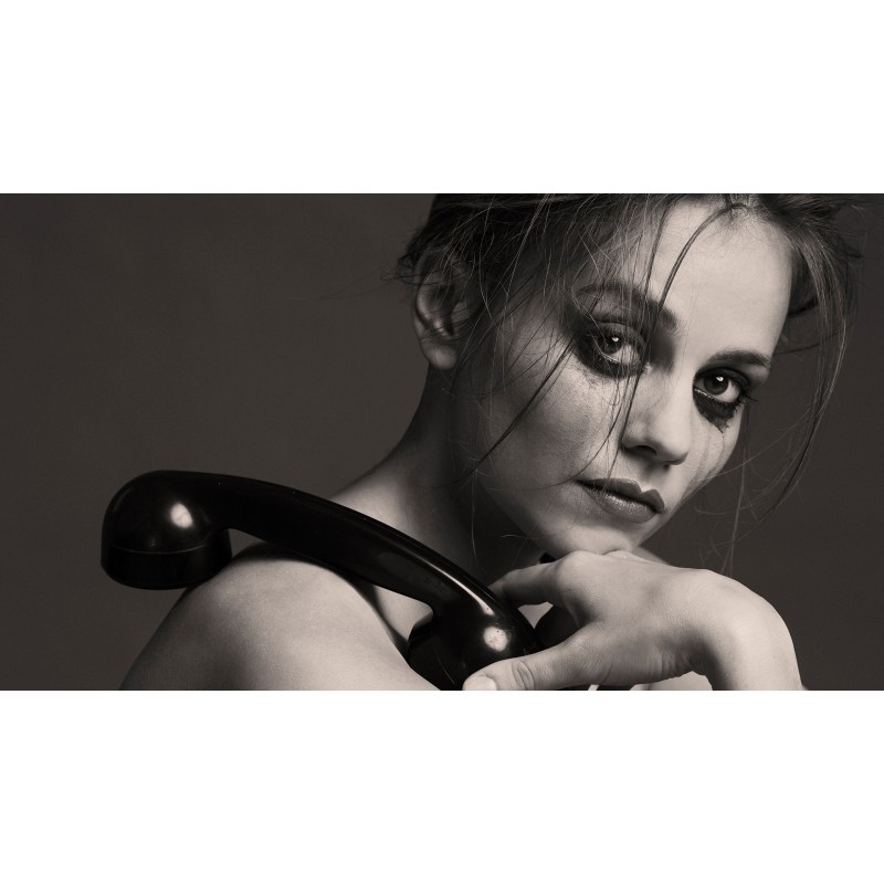 Fantoly Nikolett pályakezdése az Emberi Hang című monodrámában