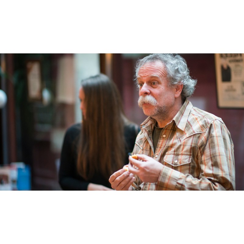 Fantoly Nikolett pályakezdése az Emberi Hang című monodrámában 238